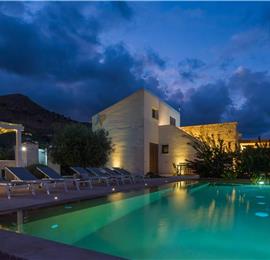 4 bedroom villa with infinity pool, Alcamo, sleeps 6-8